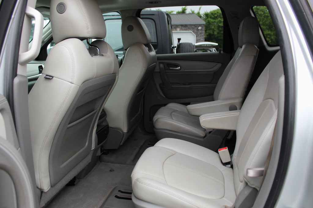 Used 2017 Chevrolet Traverse LT FWD image 26