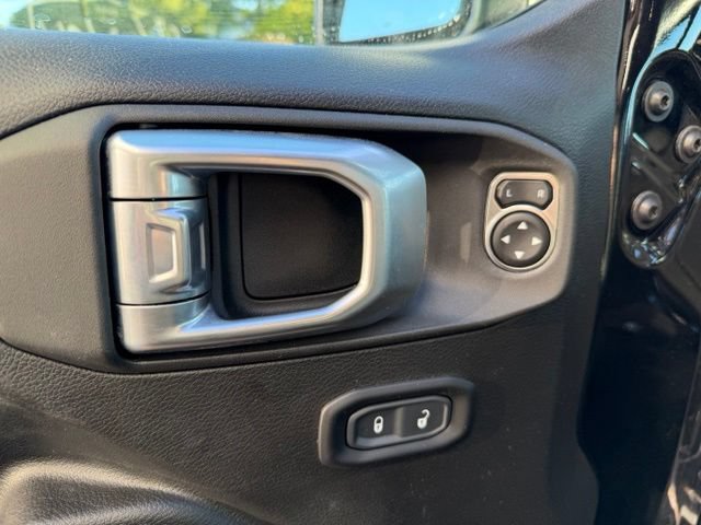 Used 2023 Jeep Wrangler Unlimited w/ Cold Weather Group AWD/4WD image 31