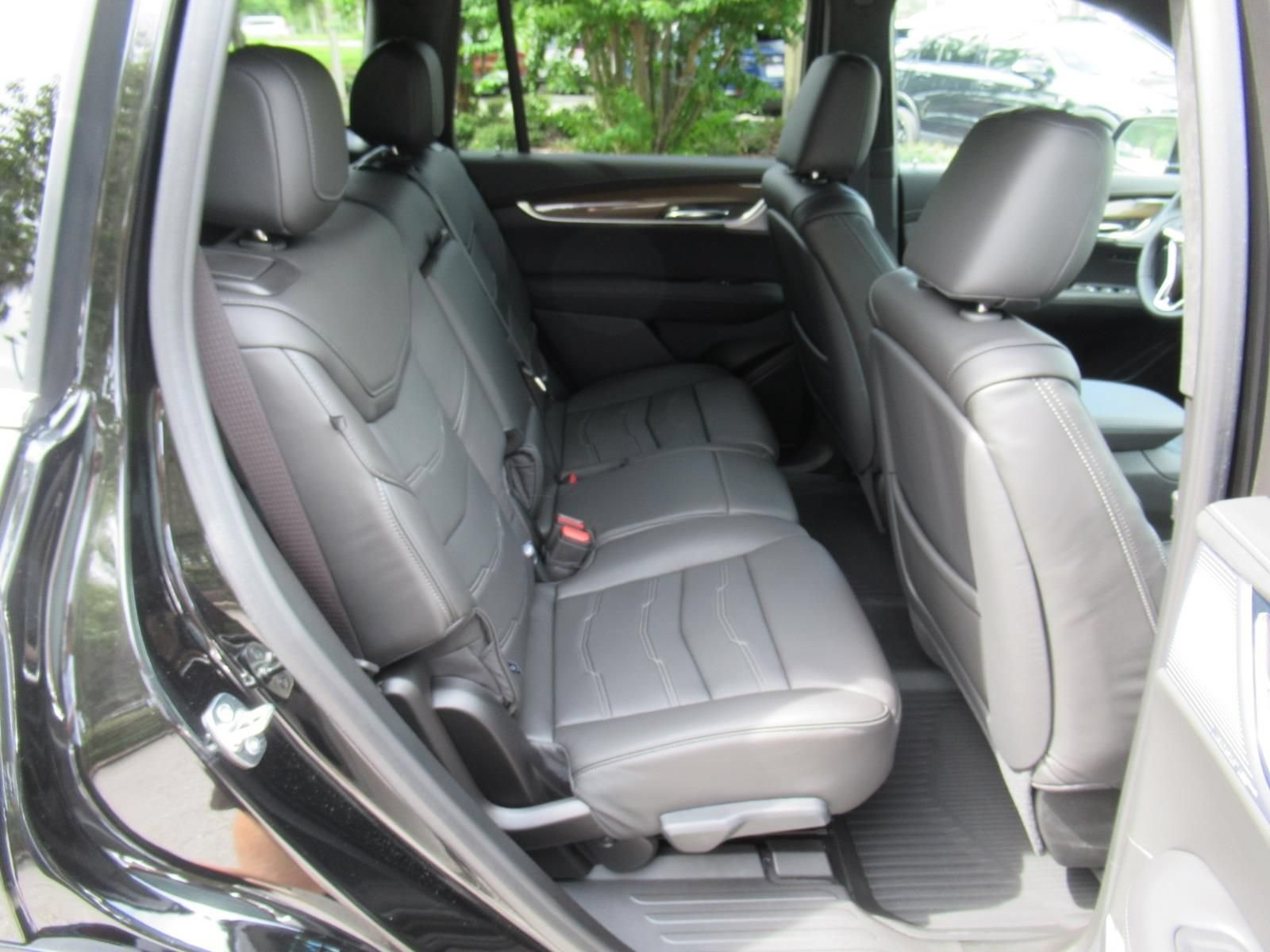 Certified 2025 Cadillac XT6 Premium Luxury w/ Platinum Package AWD/4WD image 33