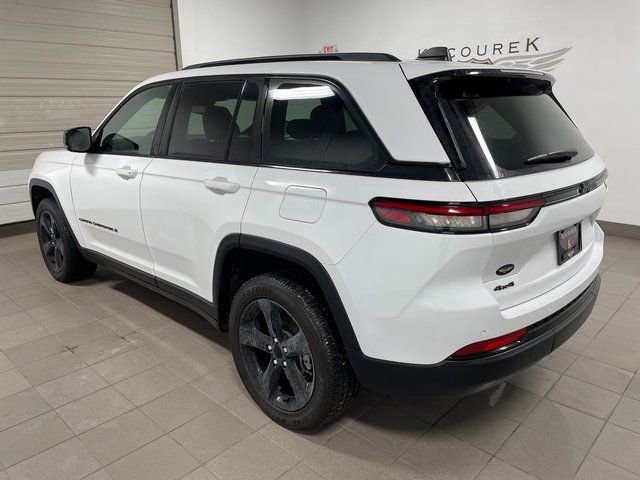 Used 2024 Jeep Grand Cherokee Altitude image 6