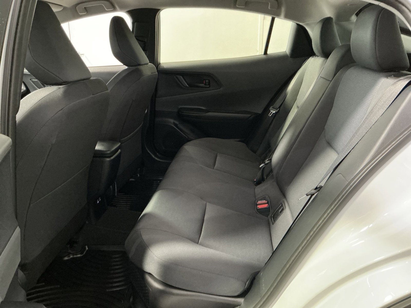 Used 2026 Toyota Prius LE FWD image 24