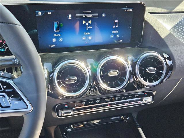 New 2025 Mercedes-Benz GLA 250 image 12