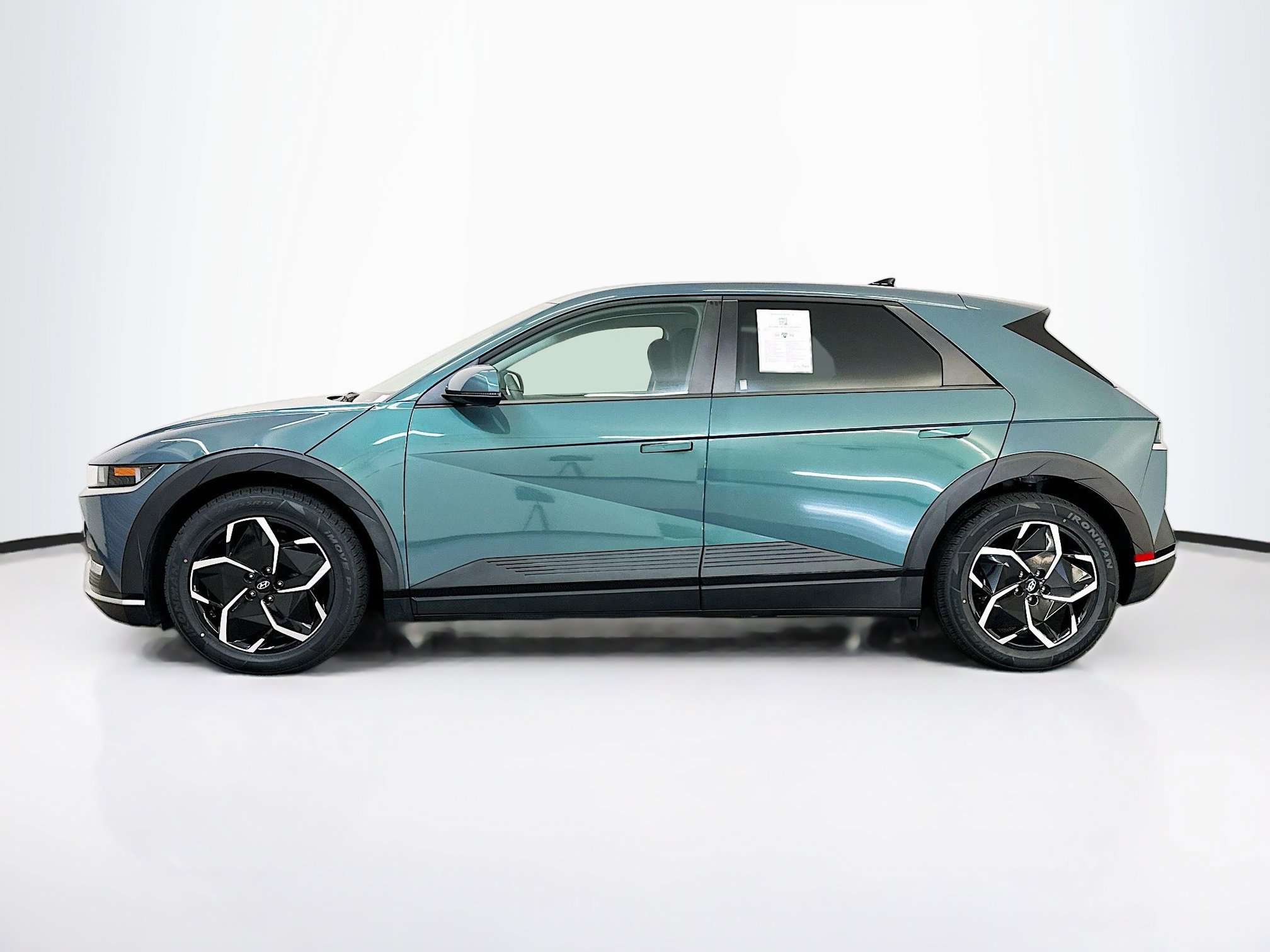 Used 2024 Hyundai Ioniq 5 SE image 4