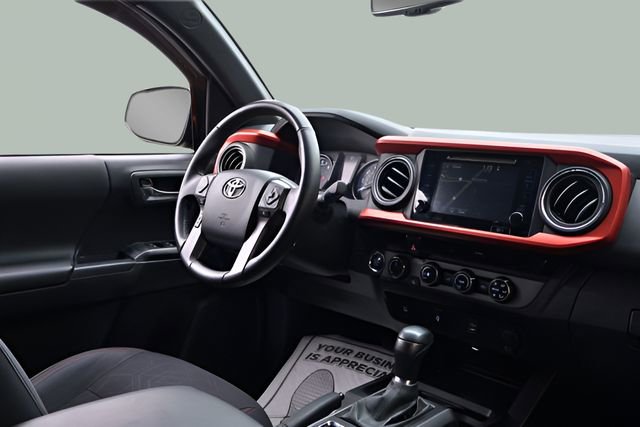 Used 2016 Toyota Tacoma TRD Sport w/ Towing Package image 20