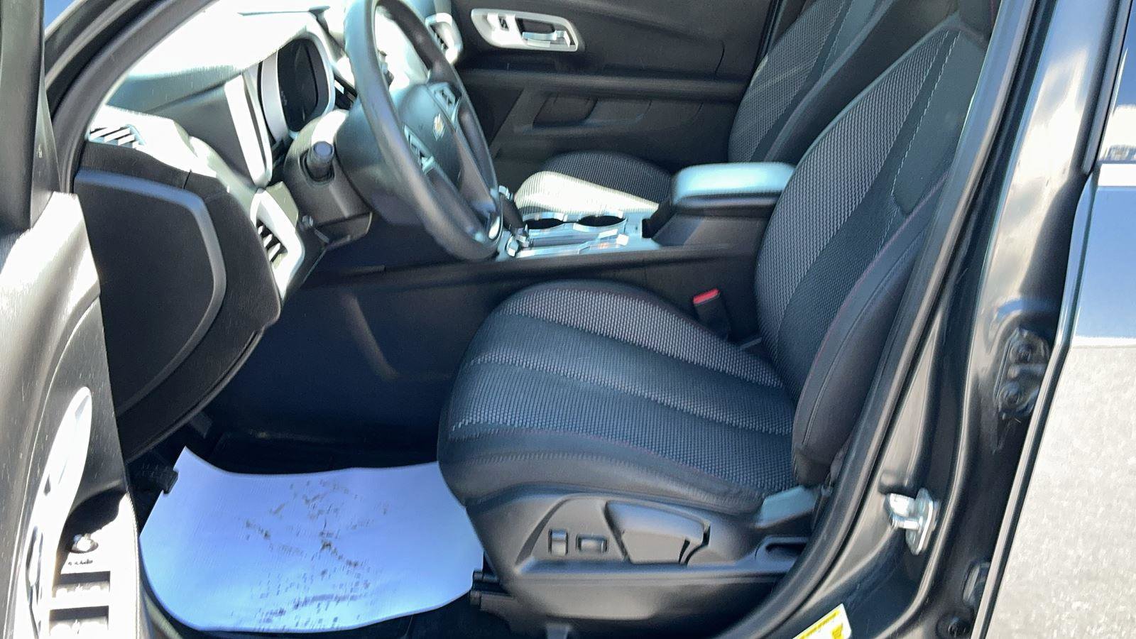 Used 2017 Chevrolet Equinox LS AWD/4WD image 17