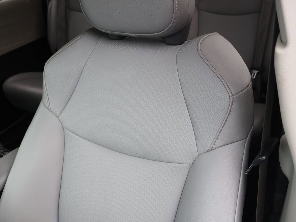 Used 2021 Toyota Sienna XLE image 23