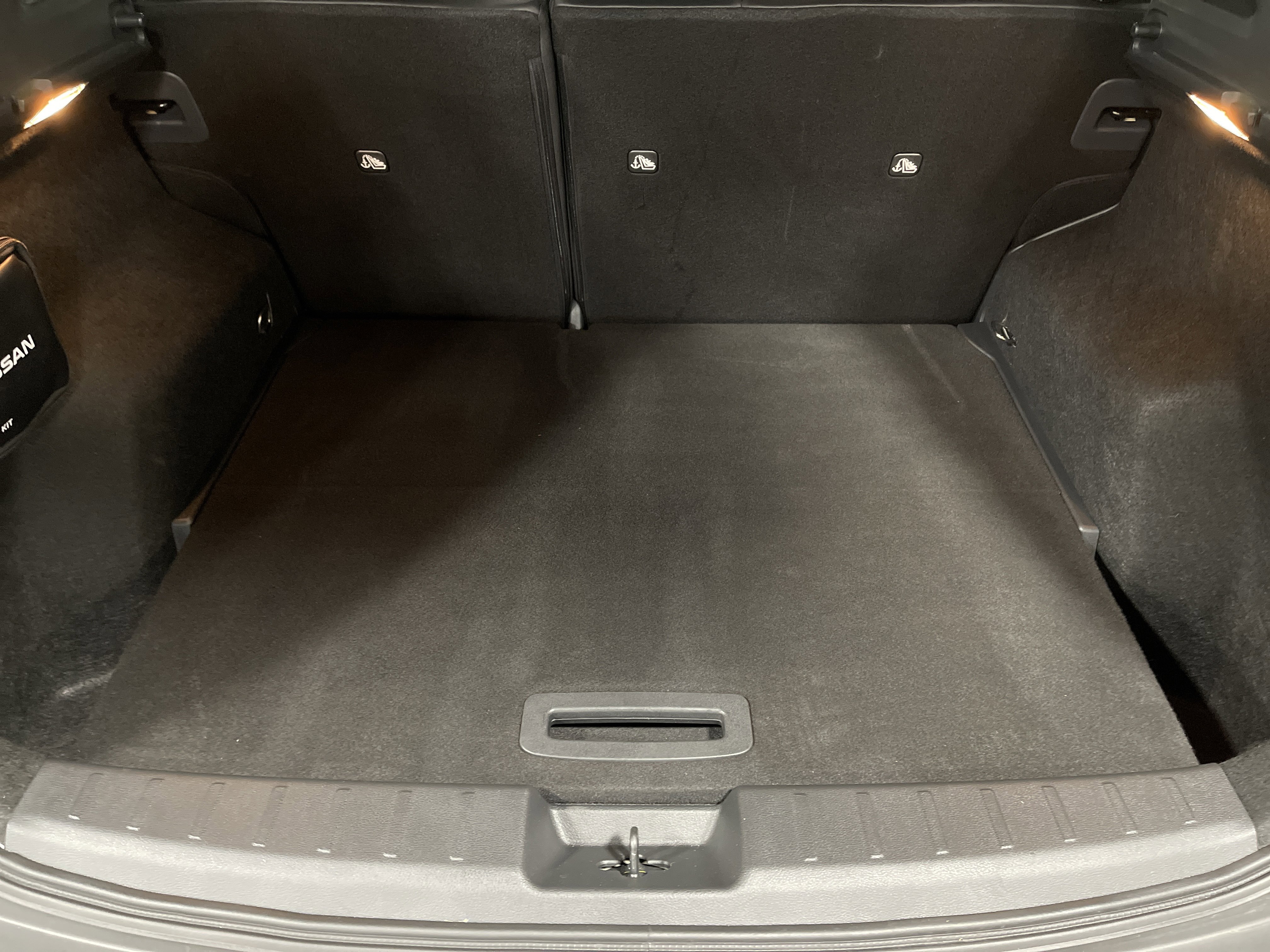 Used 2025 Nissan Kicks SR image 12