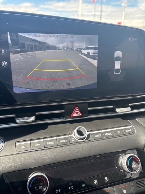 Used 2023 Hyundai Elantra Limited FWD image 37
