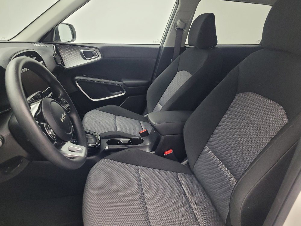 Used 2023 Kia Soul S image 17