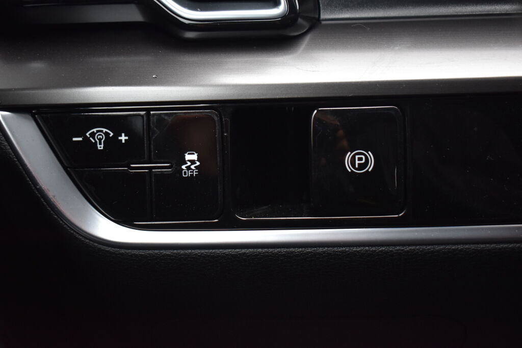 Used 2025 Kia Sportage EX image 15