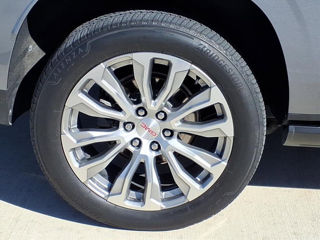 Used 2023 GMC Yukon Denali Ultimate image 12