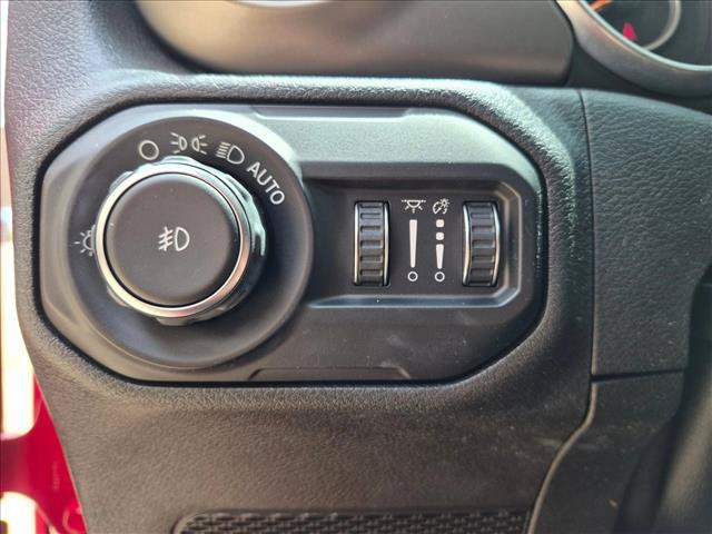 Used 2018 Jeep Wrangler Sport AWD/4WD image 15