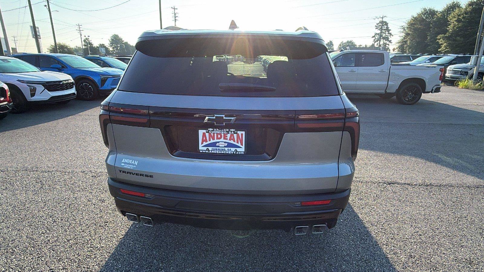 New 2027 Chevrolet Traverse LT w/ Midnight/Sport Edition FWD image 9