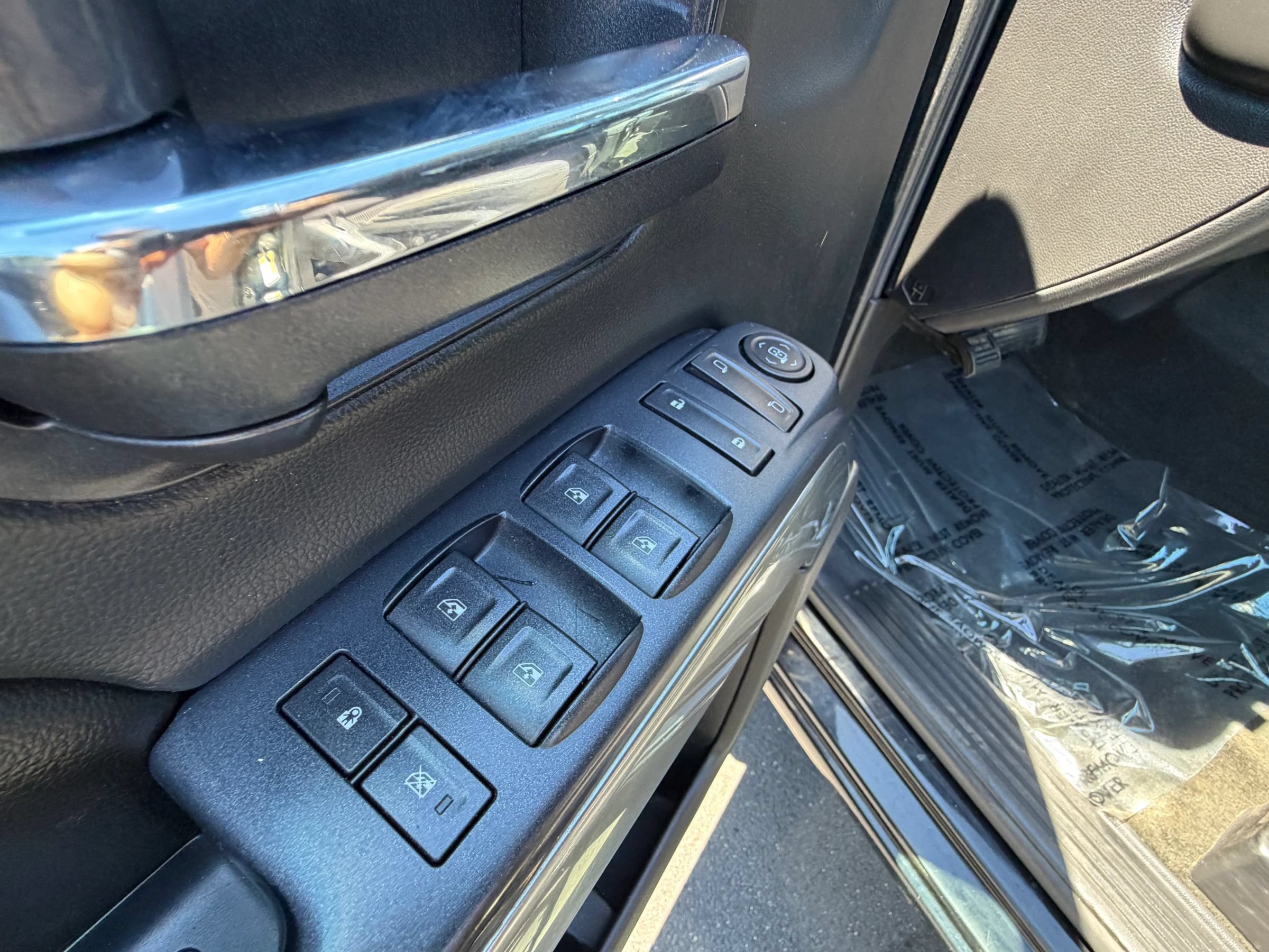 Used 2015 Chevrolet Silverado 2500 LT w/ LT Convenience Package AWD/4WD image 14