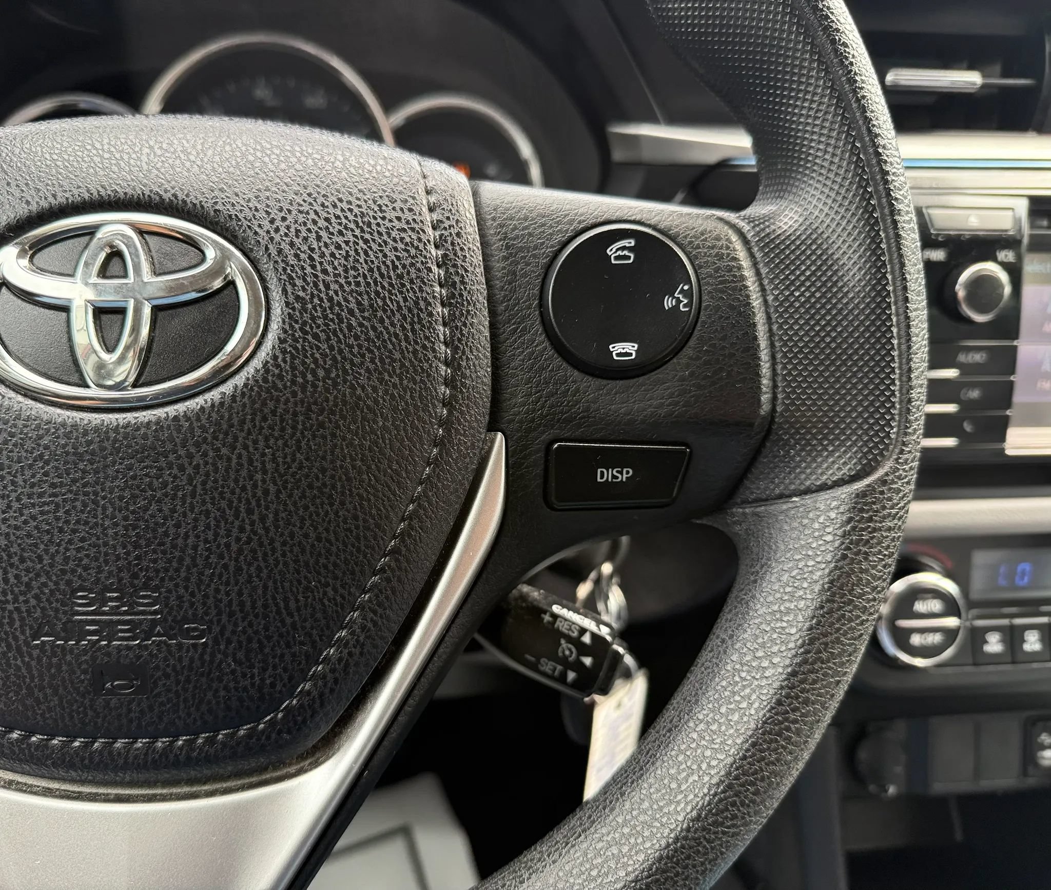 Used 2015 Toyota Corolla LE FWD image 14