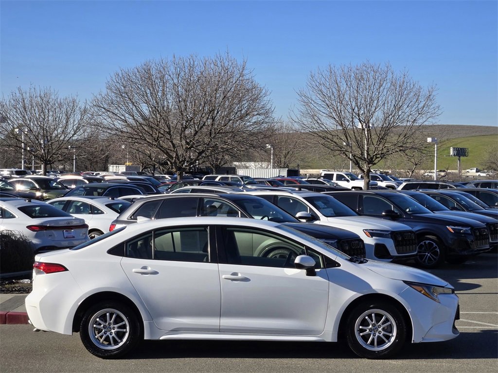 Used 2022 Toyota Corolla LE image 7