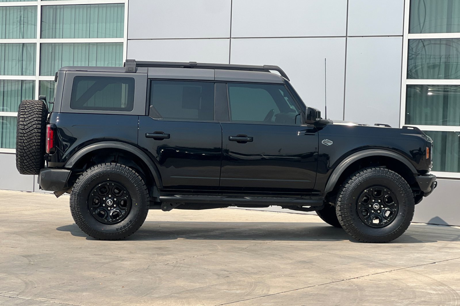 Used 2021 Ford Bronco Wildtrak video 3