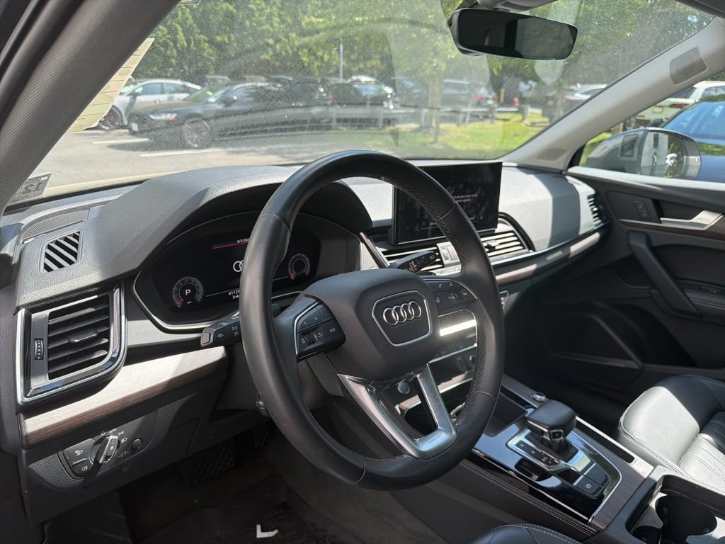Used 2023 Audi Q5 2.0T Premium Plus w/ Premium Plus Package AWD/4WD image 4