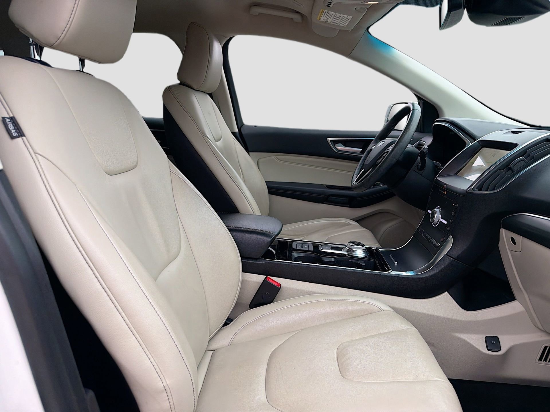Used 2020 Ford Edge Titanium FWD image 31