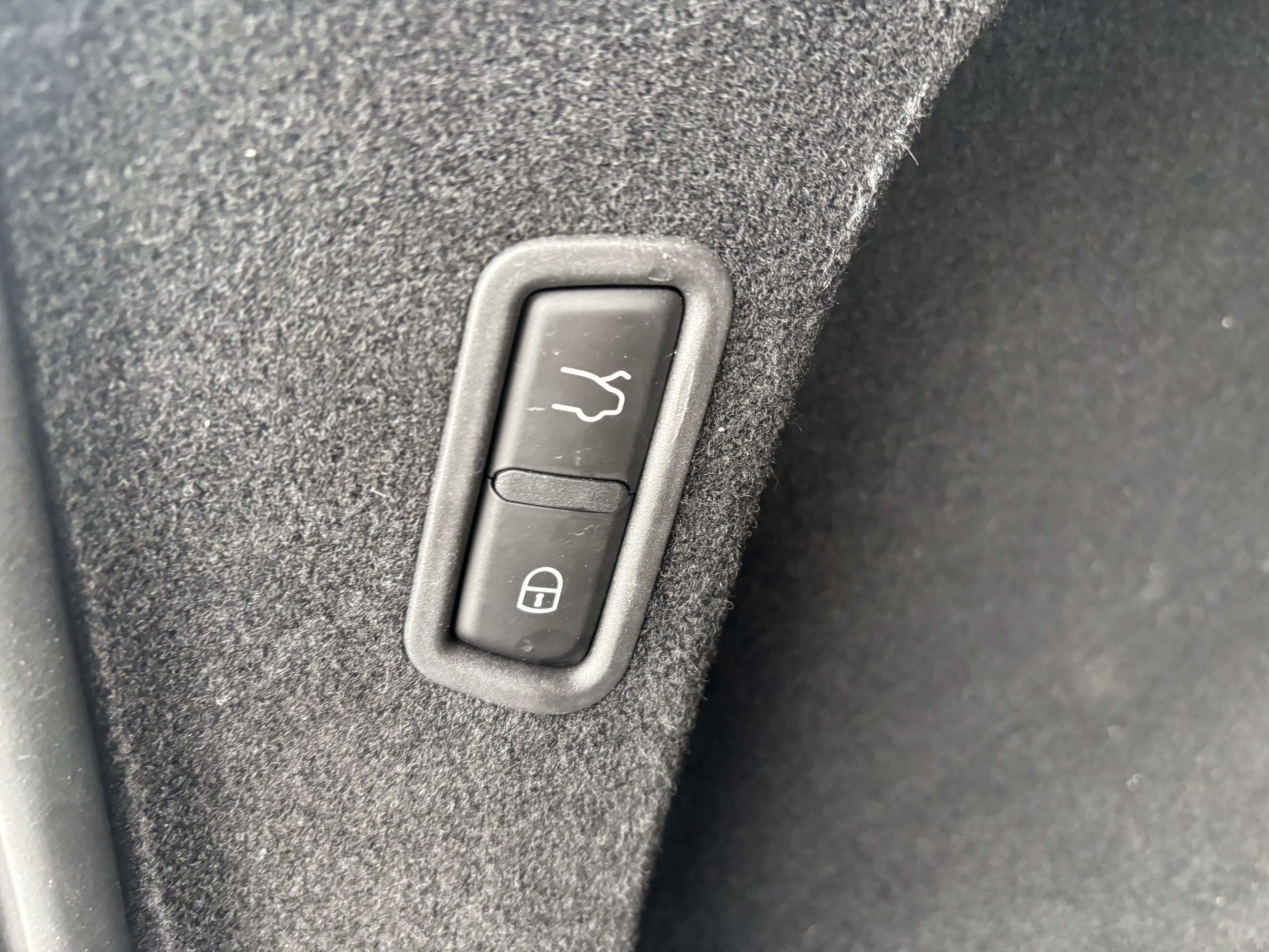 Used 2022 Maserati Levante GT AWD/4WD image 17