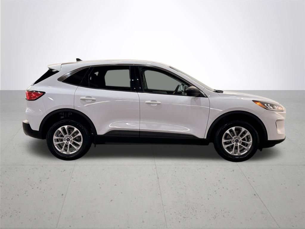 Used 2022 Ford Escape SE image 9