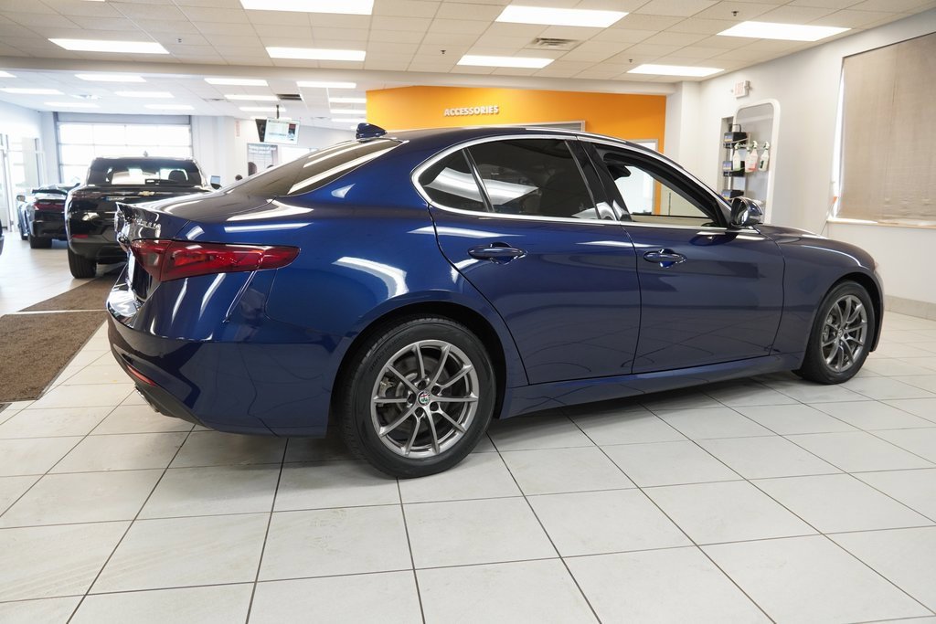 Used 2018 Alfa Romeo Giulia AWD image 13