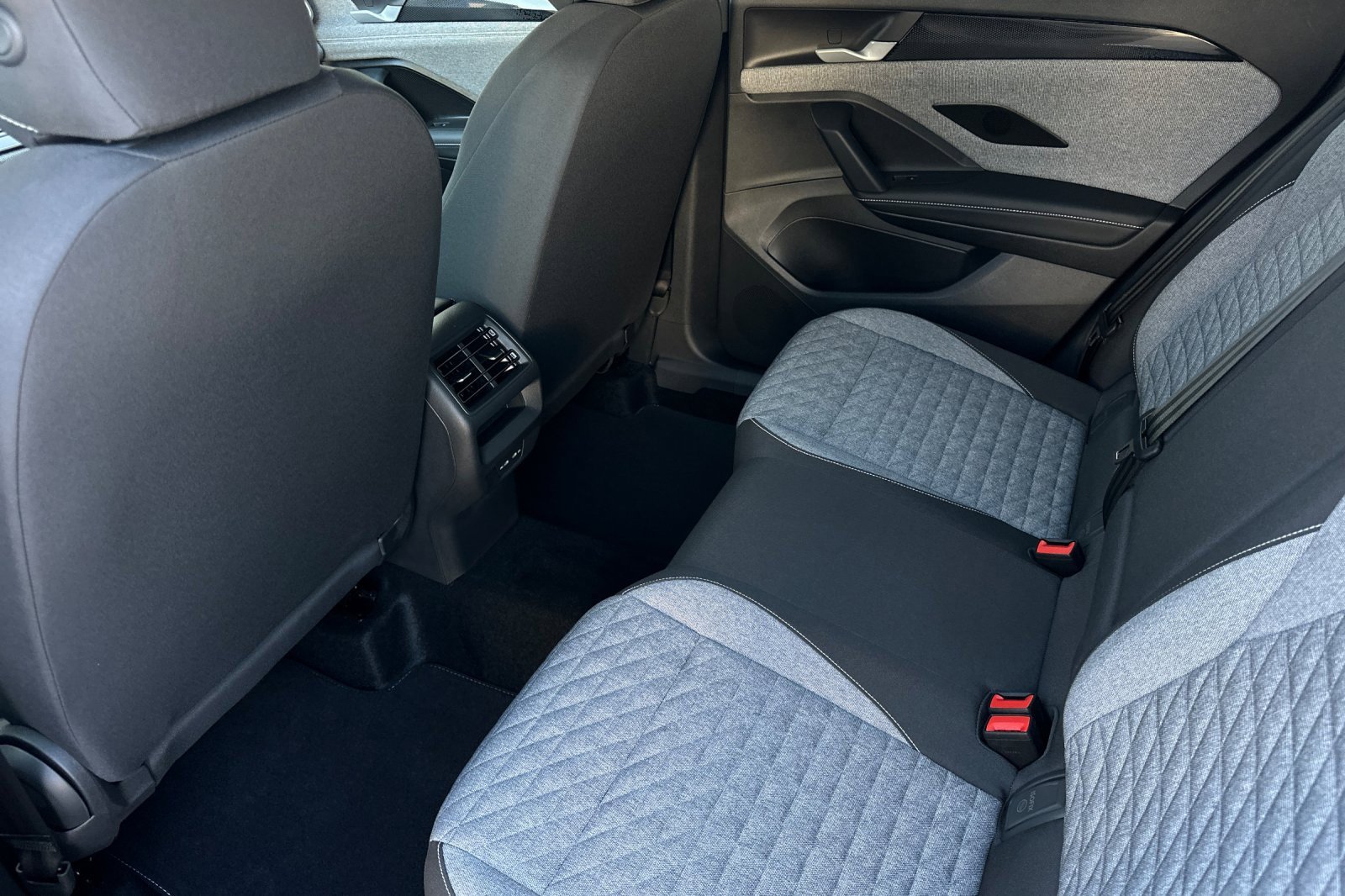 New 2025 Volkswagen Tiguan S image 10