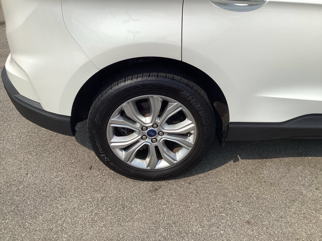 Used 2021 Ford Edge Titanium AWD/4WD image 24