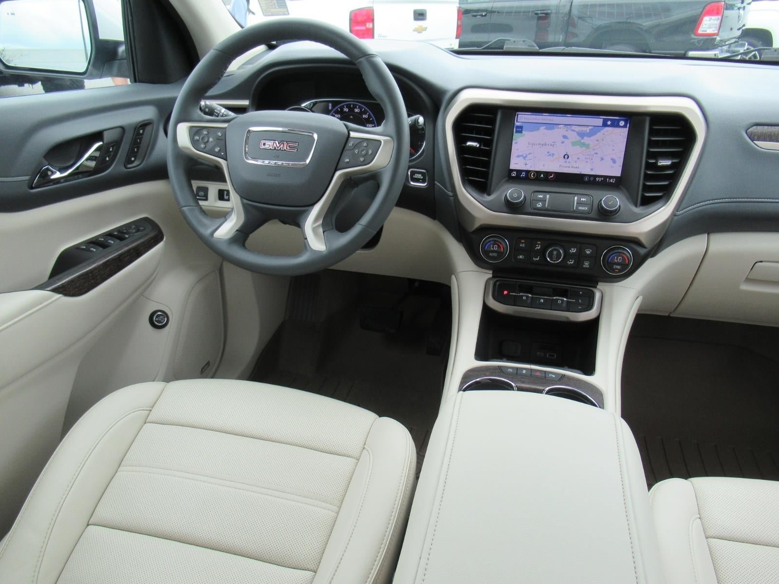 Used 2023 GMC Acadia Denali w/ Denali Ultimate Package FWD image 13