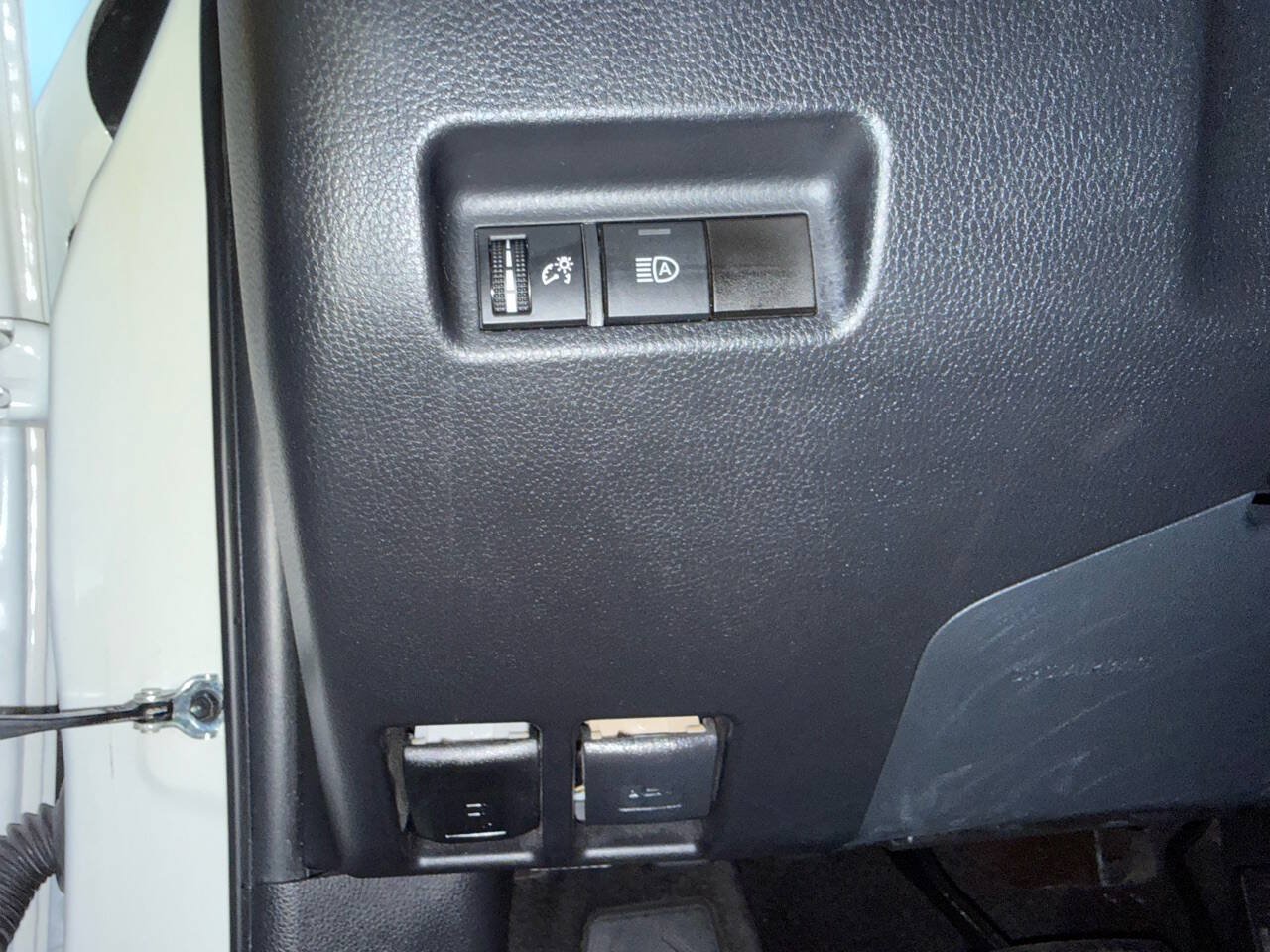 Used 2021 Toyota RAV4 XLE FWD image 27