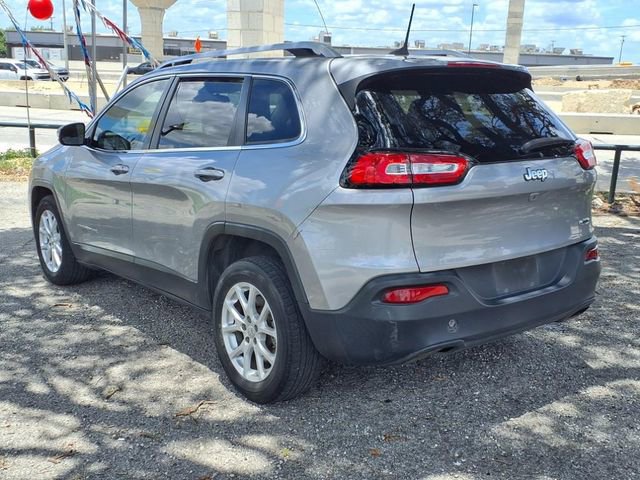Used 2016 Jeep Cherokee Latitude w/ Comfort & Sound Group FWD image 5