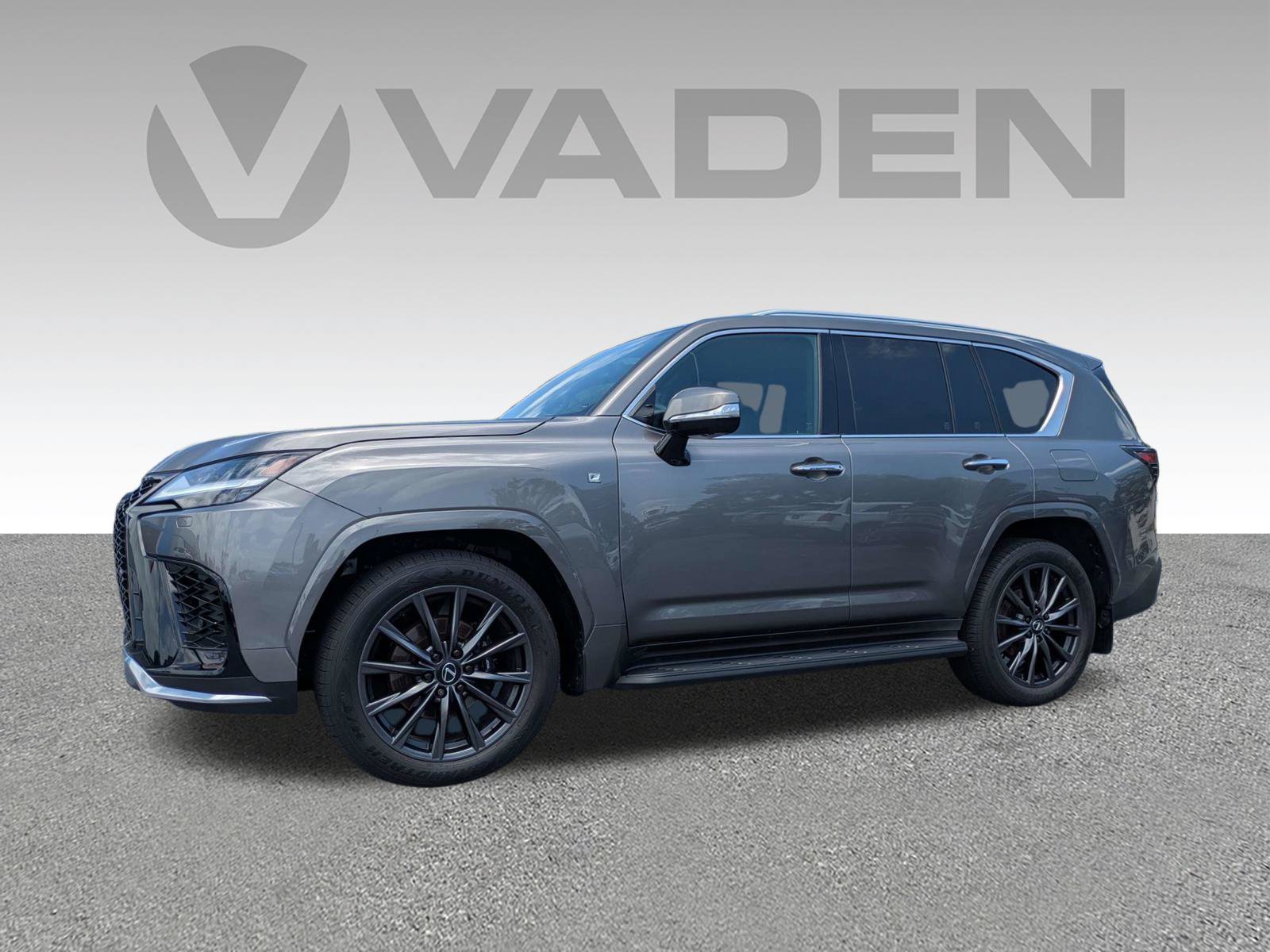 Used 2026 Lexus LX 600 F Sport w/ Accessory Package (Z1) AWD/4WD image 2