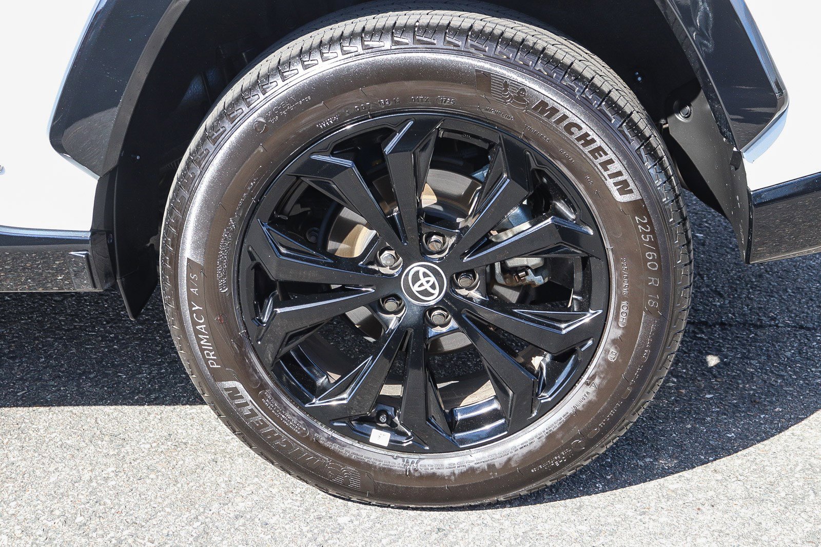 Used 2025 Toyota RAV4 SE image 12