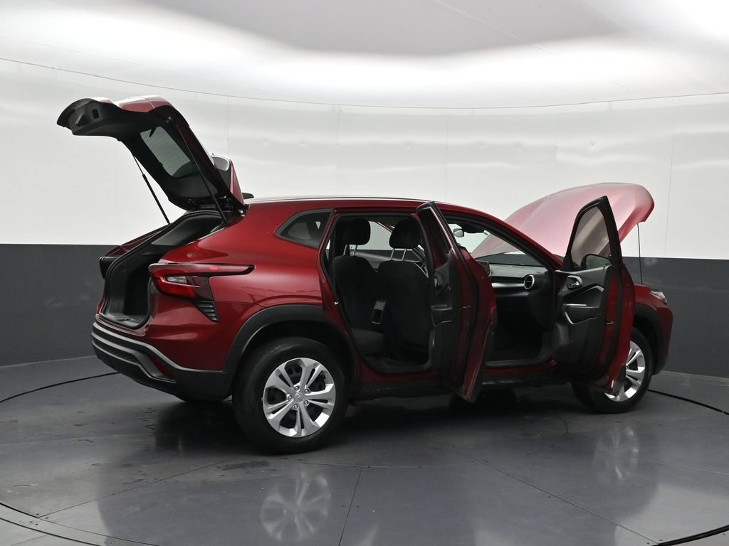 Used 2024 Chevrolet Trax LS FWD image 31