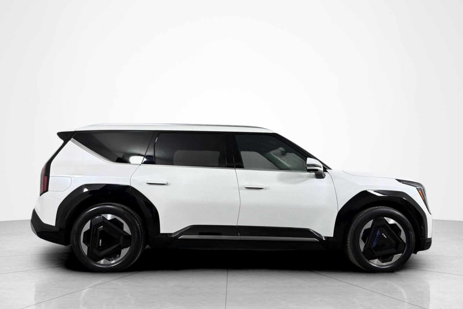 Used 2024 Kia EV9 Land AWD/4WD image 6