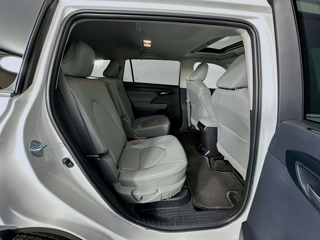 Certified 2026 Toyota Highlander XLE image 29