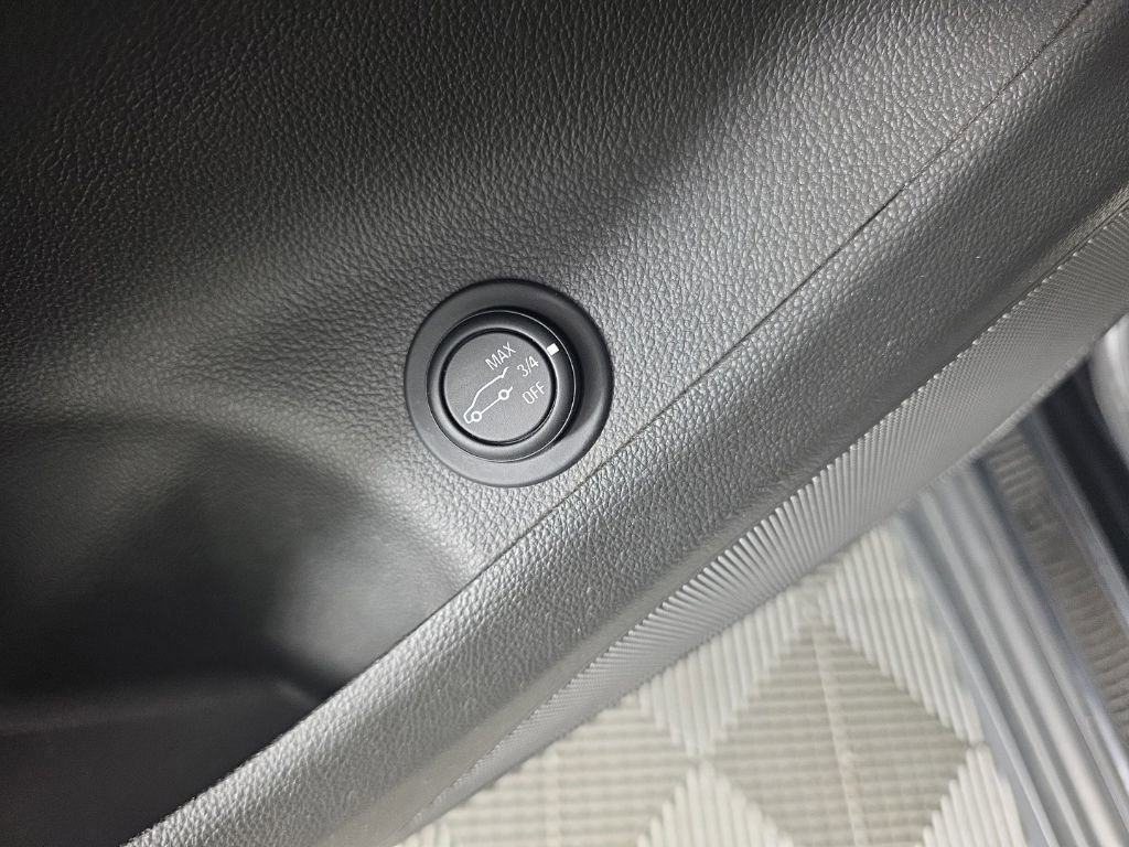 Used 2017 Buick Envision Essence w/ LPO, Cargo Package FWD image 12
