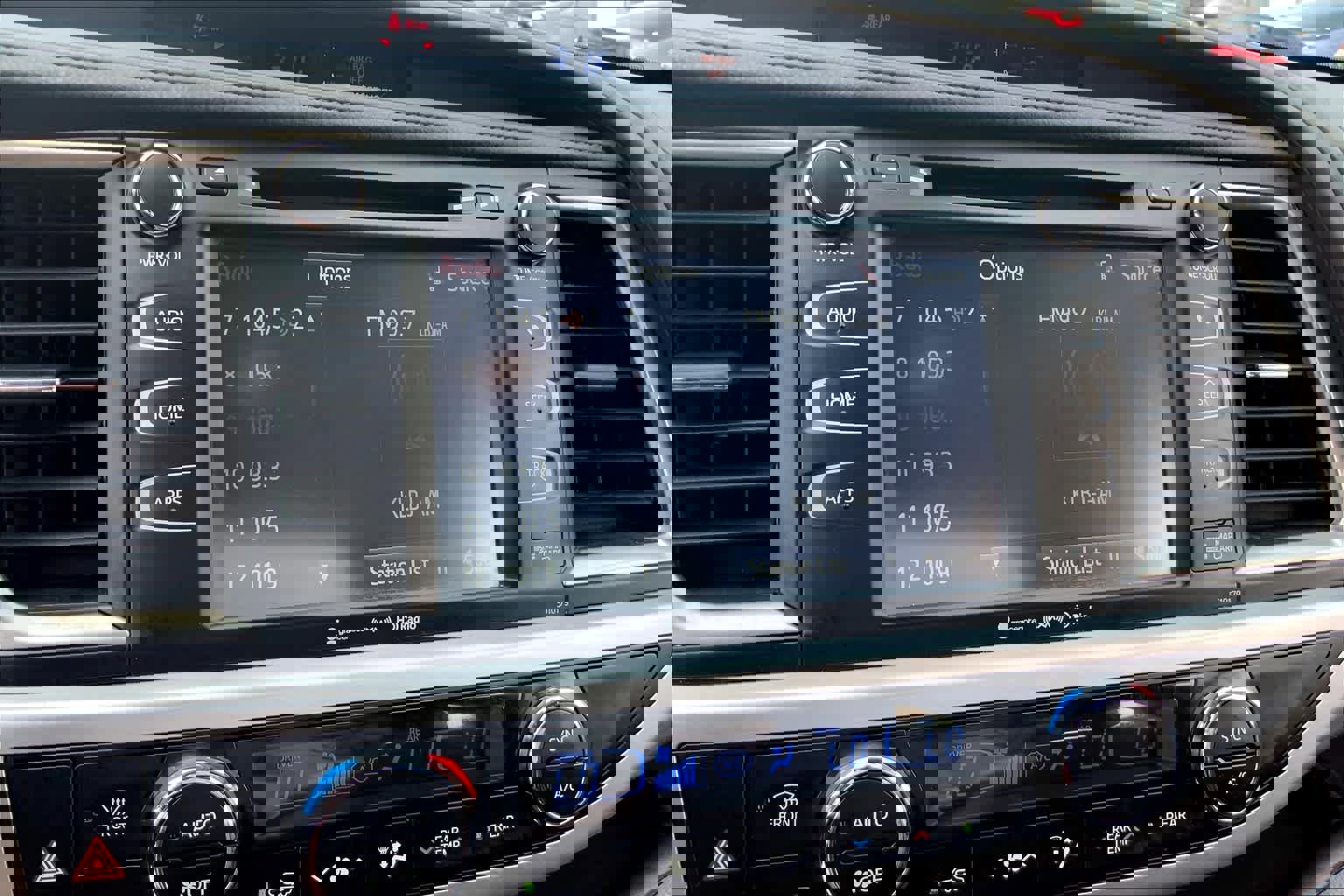 Used 2017 Toyota Highlander XLE image 31