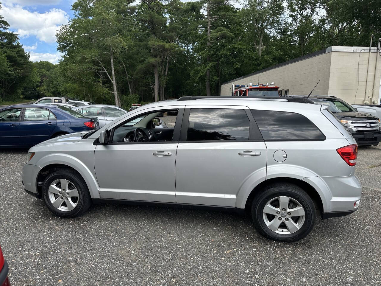 Used 2011 Dodge Journey Mainstreet w/ Safe & Sound Group FWD image 15