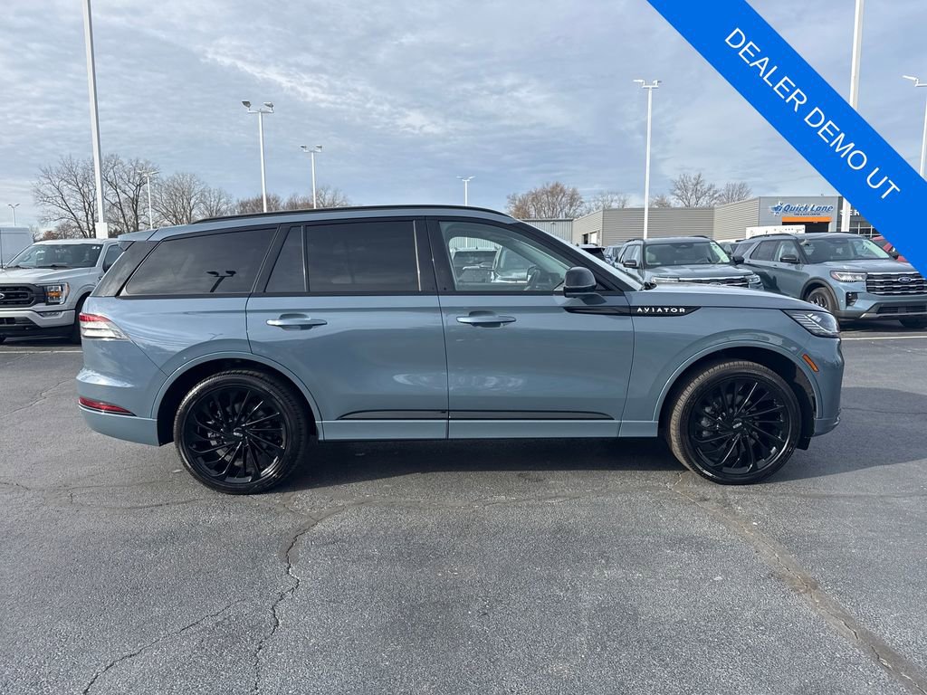 Used 2025 Lincoln Aviator Reserve w/ Jet Appearance Package image 5