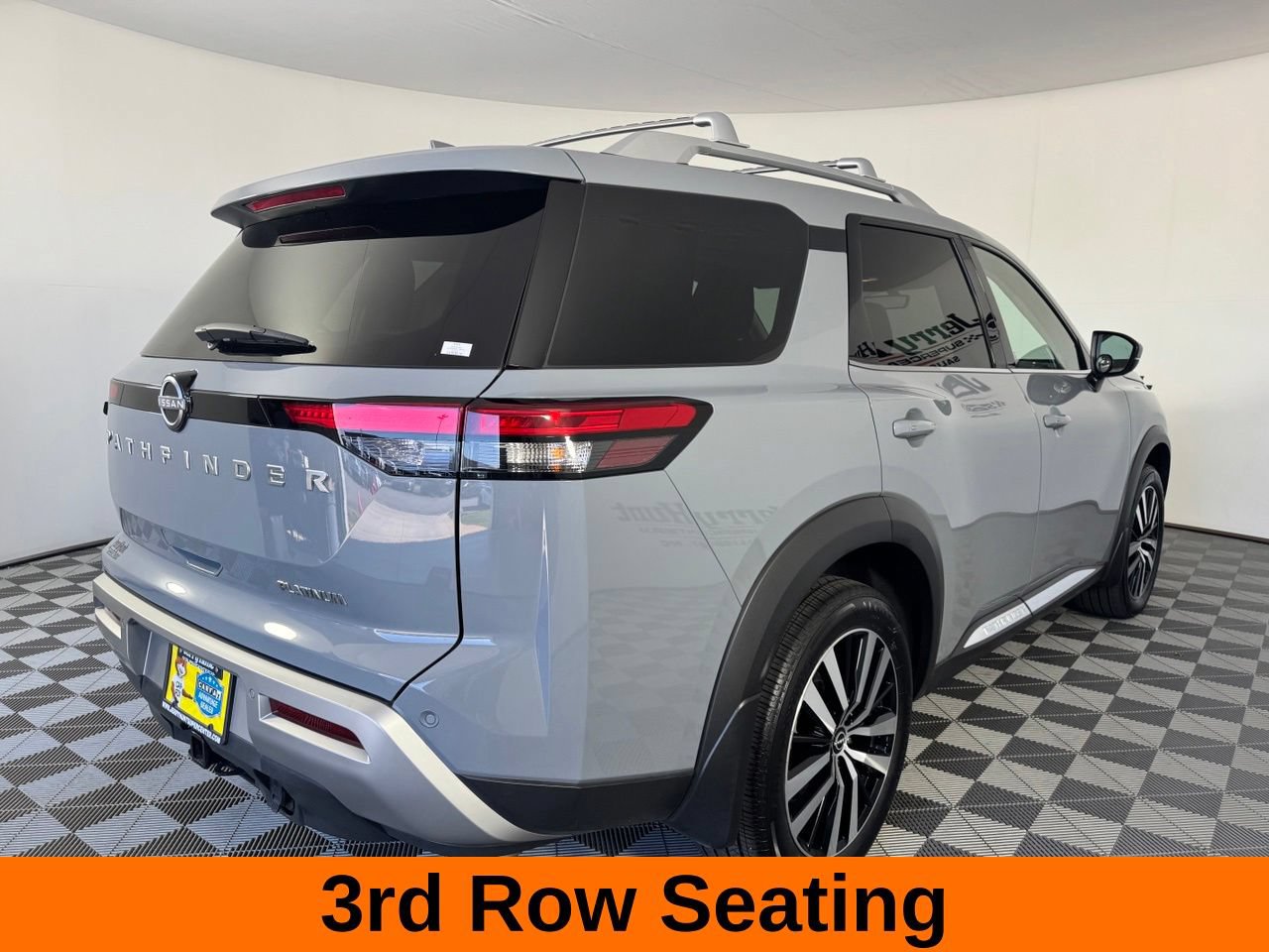 Used 2025 Nissan Pathfinder Platinum w/ Cargo Package FWD image 7