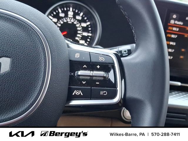 Certified 2023 Kia Carnival LX image 26