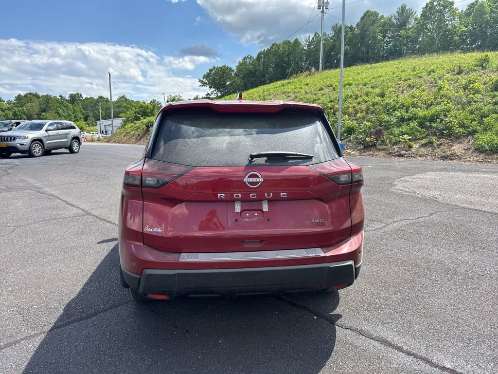 Used 2026 Nissan Rogue SV AWD/4WD image 8