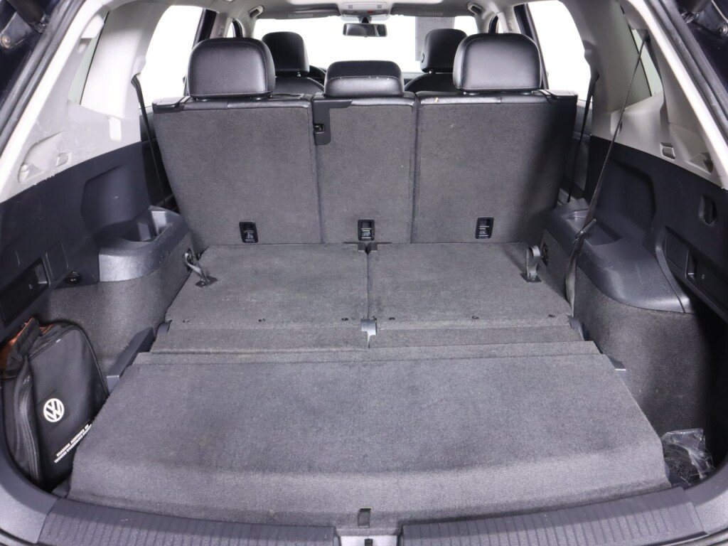 Used 2019 Volkswagen Tiguan SEL w/ 3rd Row Seat Package AWD/4WD image 39