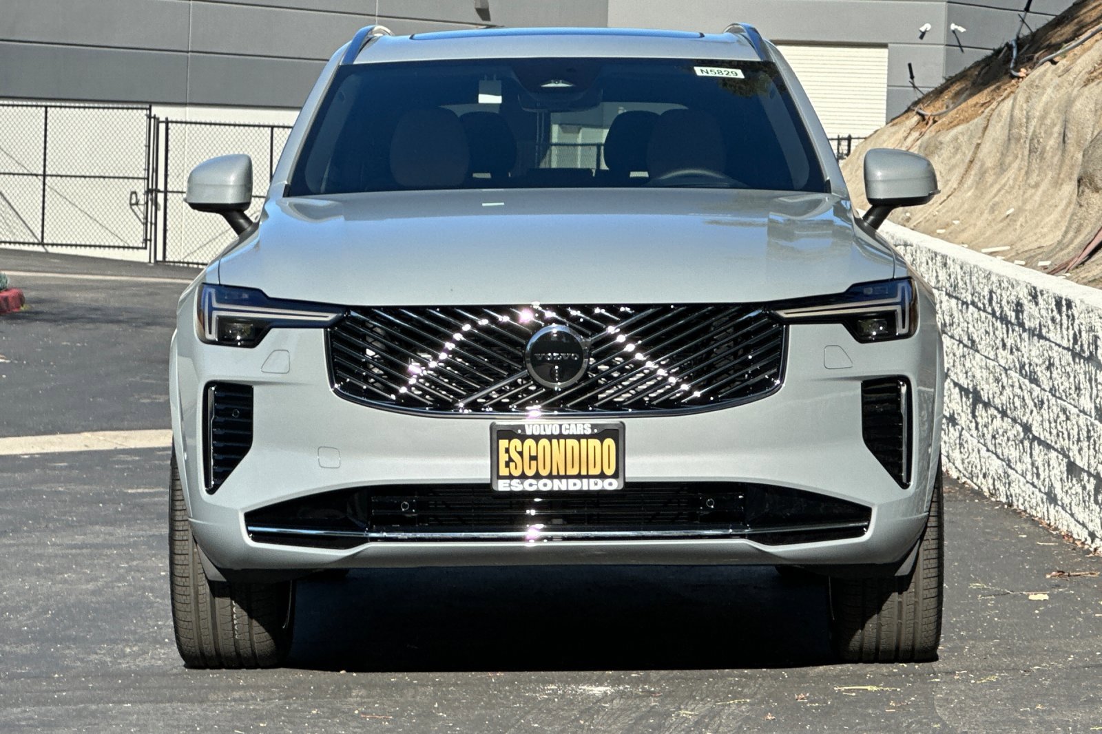 New 2025 Volvo XC90 B6 Ultra image 3
