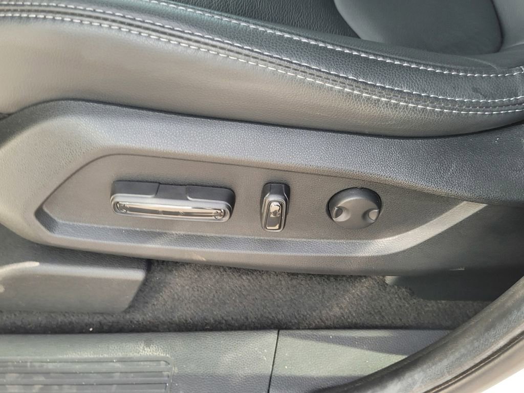 Used 2025 Honda Pilot EX-L image 14