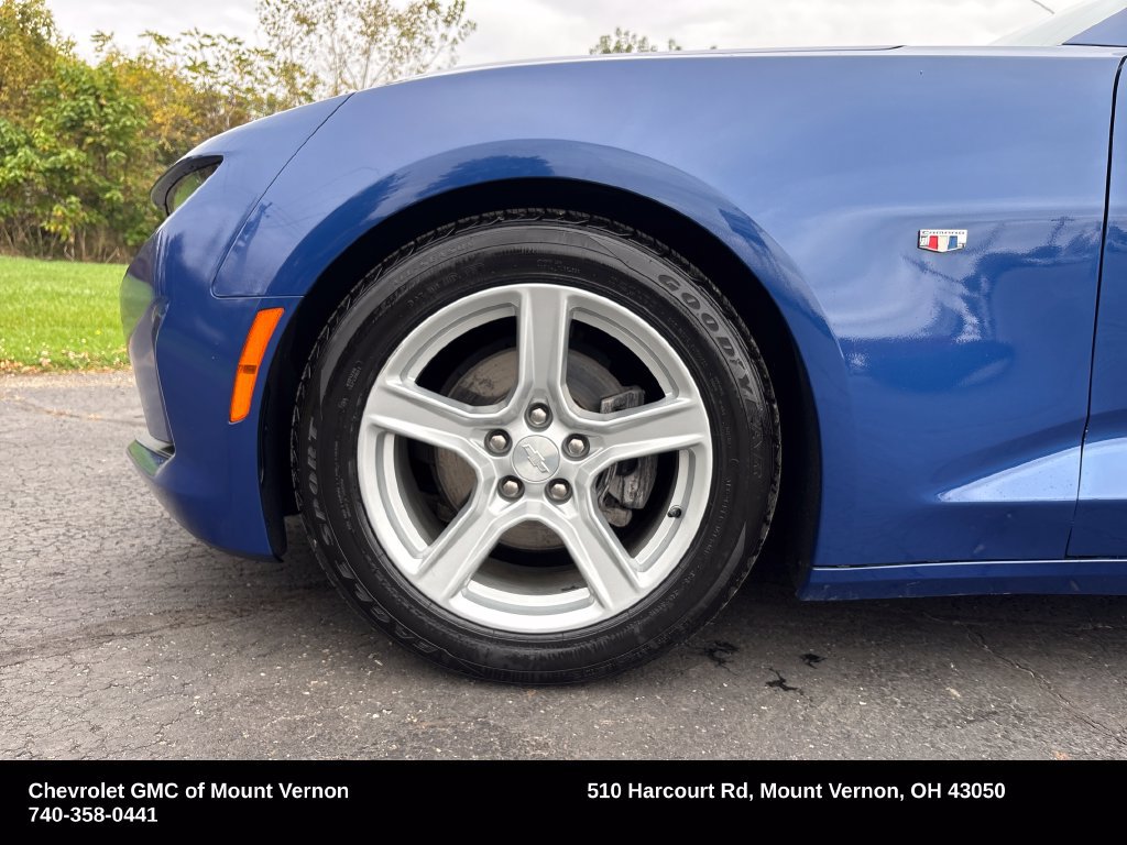 Used 2021 Chevrolet Camaro LT RWD image 28