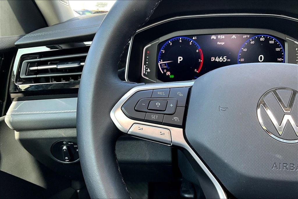 Used 2025 Volkswagen Jetta SEL image 9