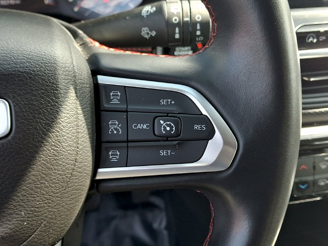 Used 2022 Jeep Compass Trailhawk w/ Trailhawk Convenience Group AWD/4WD image 23