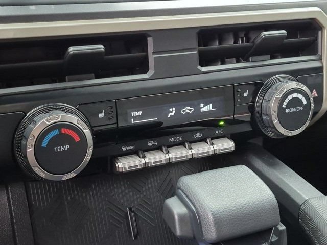 Certified 2025 Toyota Tacoma SR5 AWD/4WD image 14